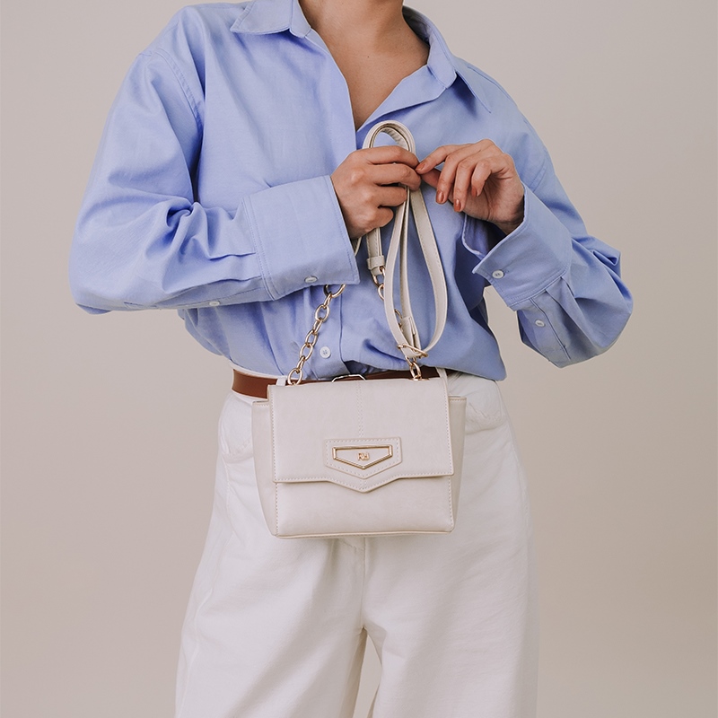 OFF WHITE